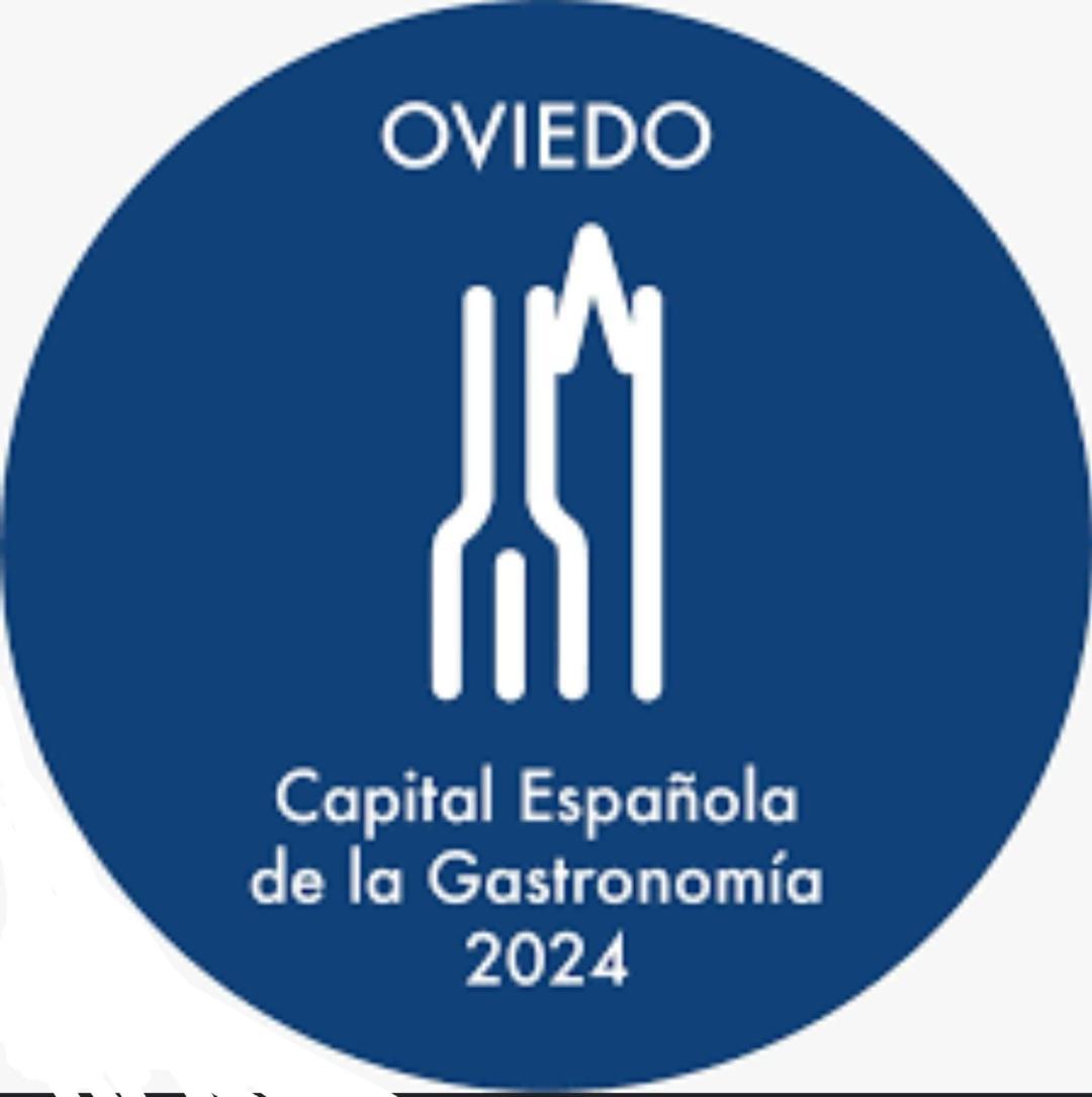 Alojamiento Oviedo 1 ภายนอก รูปภาพ